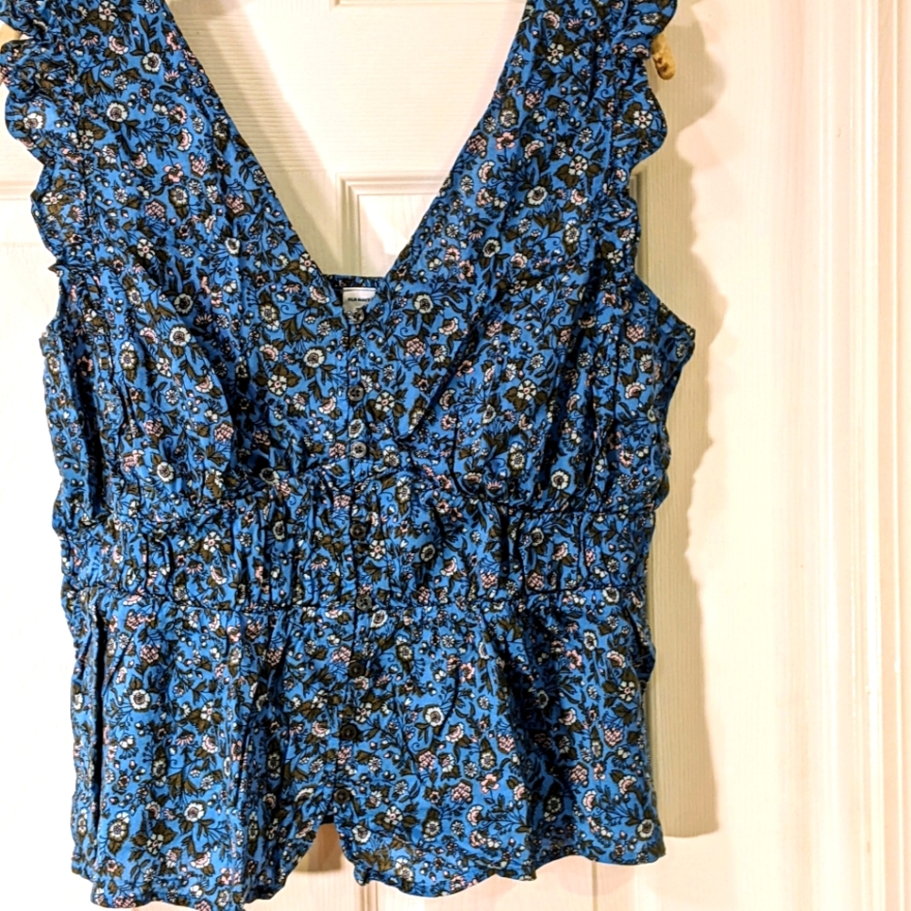 Old Navy floral blue v-neck button front blouse